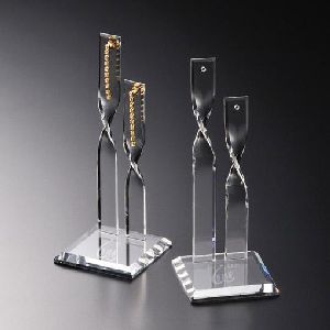 如何區(qū)分亞克力制品標(biāo)識(shí)牌質(zhì)量優(yōu)劣